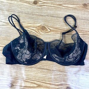 Very Sexy by Victoria’s Secret Lace Bra / Underwire/ 38D